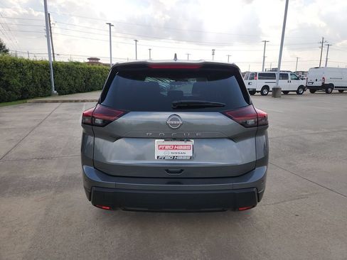 Used 2025 Nissan Rogue SV FWD image 6