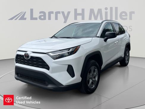 Used 2025 Toyota RAV4 LE AWD/4WD image 1