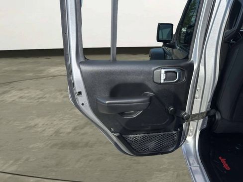 Used 2018 Jeep Wrangler Unlimited Sport AWD/4WD image 14