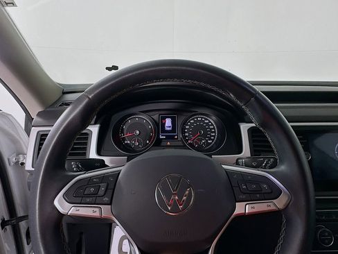 Used 2021 Volkswagen Atlas SE w/ Panoramic Sunroof Package FWD image 11