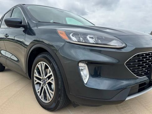 Used 2022 Ford Escape SEL w/ Technology Package FWD image 12