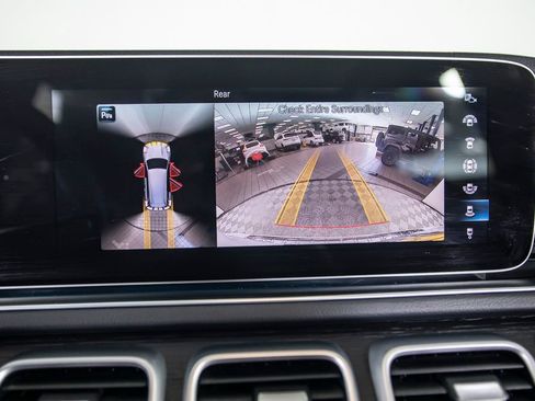 Used 2023 Mercedes-Benz GLS 450 4MATIC image 33