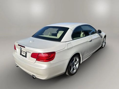 Used 2011 BMW 335i Convertible image 5