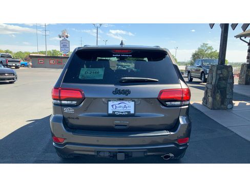 Used 2021 Jeep Grand Cherokee Laredo X AWD/4WD image 7
