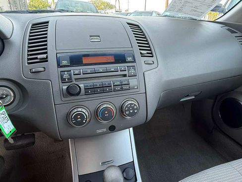 Used 2006 Nissan Altima 3.5 SE FWD image 32