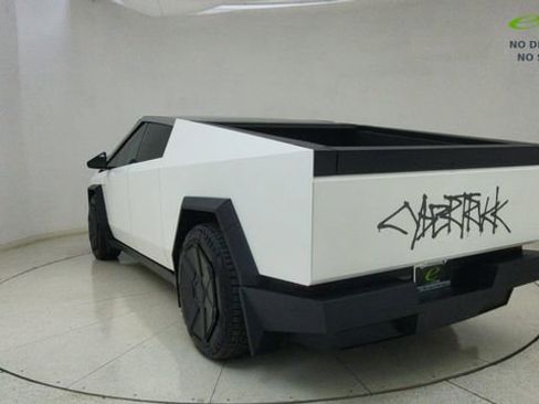 Used 2024 Tesla Cybertruck AWD Crew Cab image 65