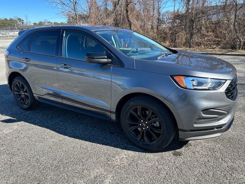 Used 2022 Ford Edge SE w/ Black Appearance Package image 9
