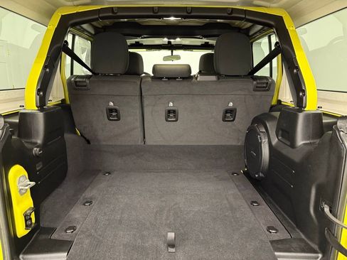 Used 2023 Jeep Wrangler Unlimited w/ Cold Weather Group image 11