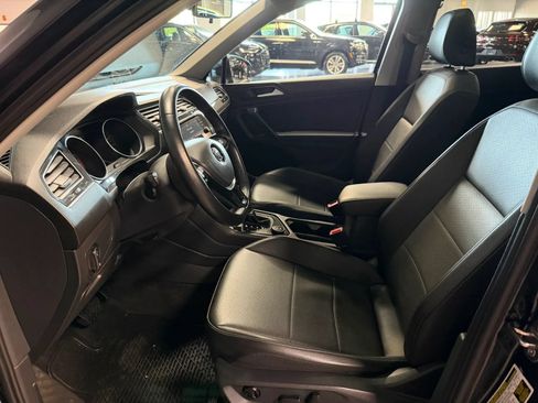 Used 2019 Volkswagen Tiguan SE w/ Panoramic Sunroof Package AWD/4WD image 13