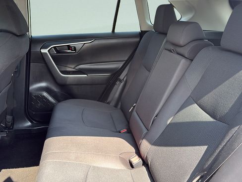 Used 2020 Toyota RAV4 LE w/ Carpet Mat Package AWD/4WD image 13