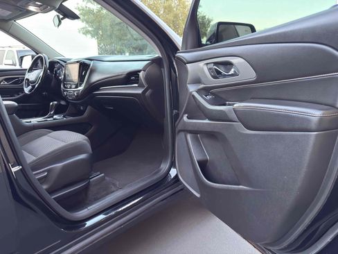 Used 2019 Chevrolet Traverse LT image 39
