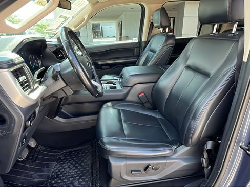 Used 2023 Ford Expedition XLT RWD image 10