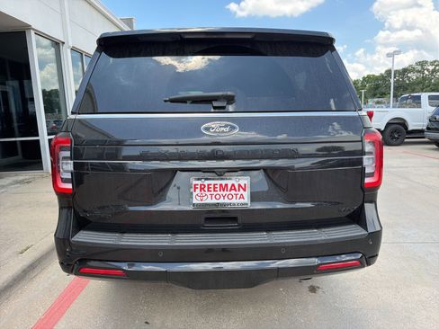 Used 2024 Ford Expedition Max Limited AWD/4WD image 8