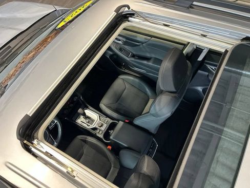Used 2023 Subaru Forester Premium AWD/4WD image 34