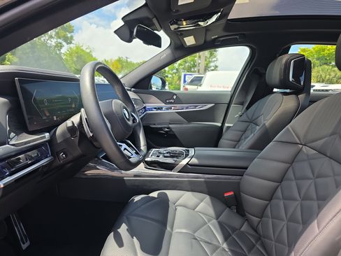 Used 2023 BMW 740i RWD image 23