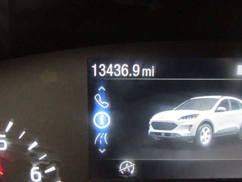 Used 2022 Ford Escape SE w/ Cold Weather Package AWD/4WD image 32
