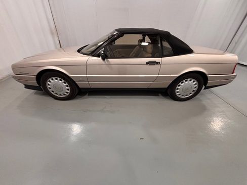 Used 1993 Cadillac Allante image 8