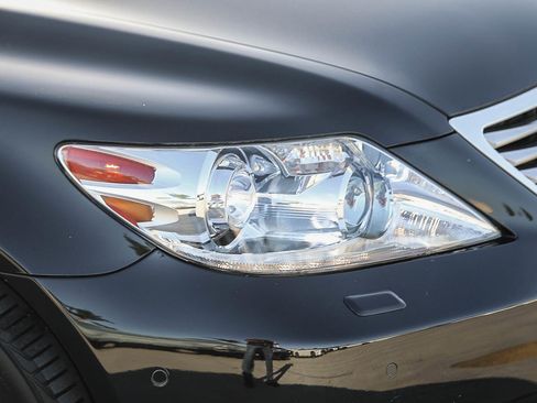 Used 2010 Lexus LS 460 RWD image 8