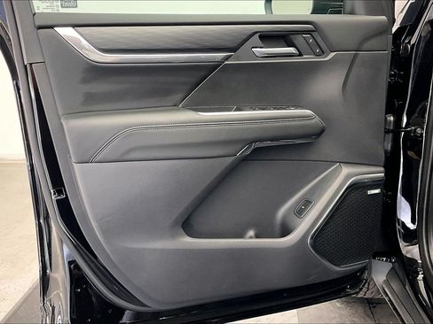 New 2026 GMC Acadia Elevation w/ Elevation Premium Package AWD/4WD image 12