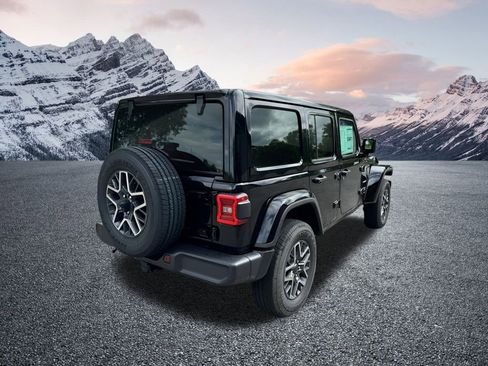 New 2024 Jeep Wrangler Unlimited Sahara w/ Technology Group AWD/4WD image 5