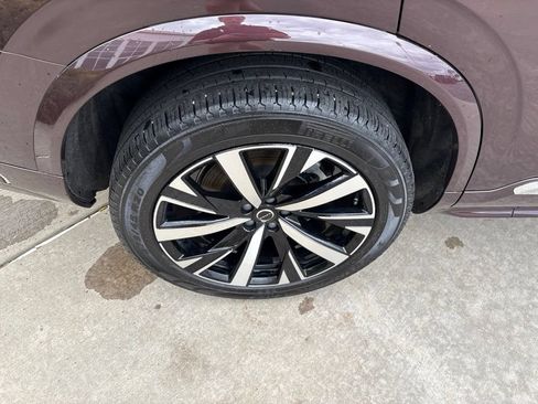Certified 2025 Volvo XC90 B5 Core w/ Climate Package AWD/4WD image 13