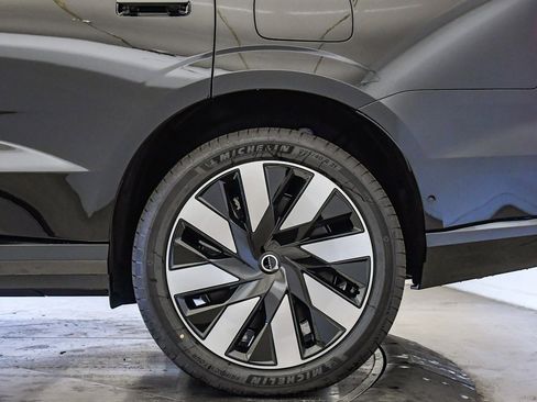 New 2025 Volvo EX90 Plus w/ Protection Package Premier image 11