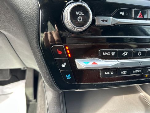 Used 2022 Ford Explorer Limited image 14