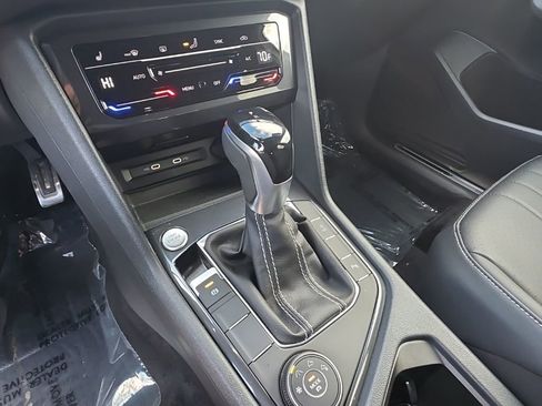 Certified 2024 Volkswagen Tiguan SE R-Line image 21