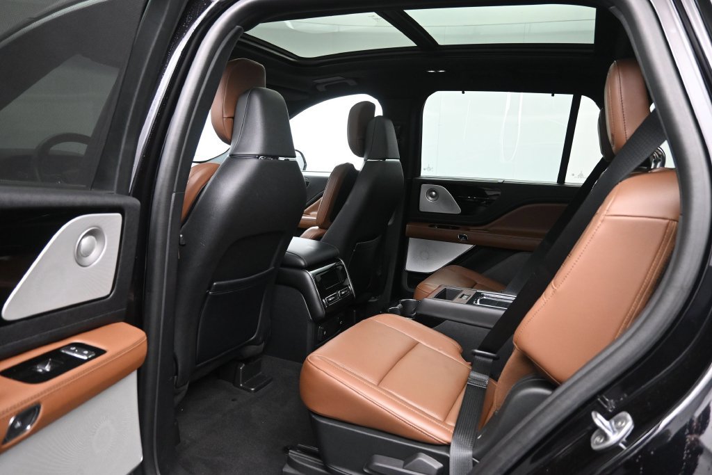 Used 2022 Lincoln Aviator Reserve w/ Equipment Group 201A AWD/4WD image 26