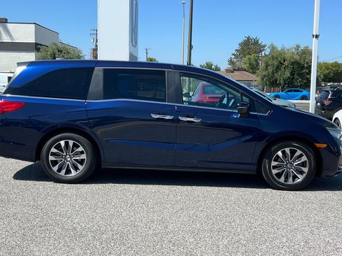 Used 2023 Honda Odyssey EX-L image 7