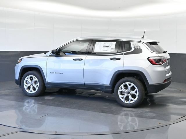Used 2025 Jeep Compass Sport w/ Mopar Graphics Package AWD/4WD image 31