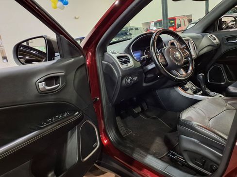 Used 2021 Jeep Compass Latitude w/ Sun and Sound Group AWD/4WD image 17