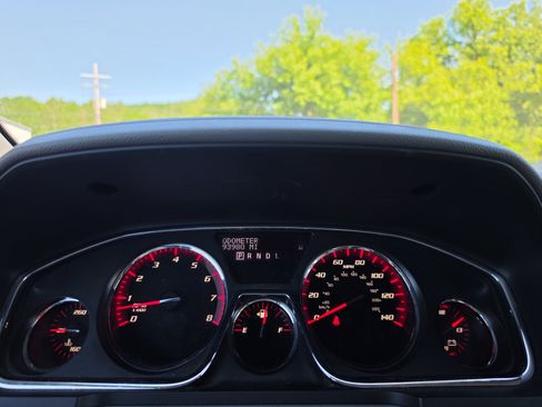 Used 2015 GMC Acadia SLT FWD image 19