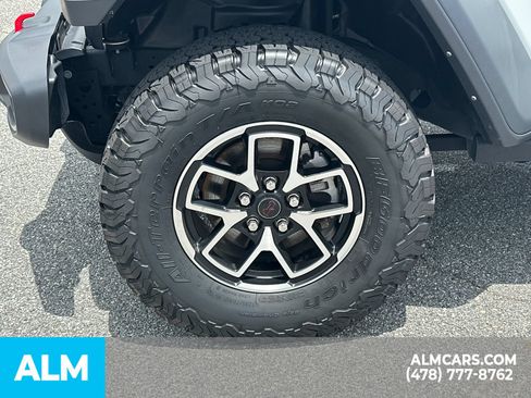 Used 2025 Jeep Wrangler Unlimited Rubicon AWD/4WD image 12