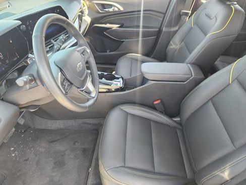 Used 2025 Chevrolet Trax ACTIV w/ Driver Confidence Package image 10