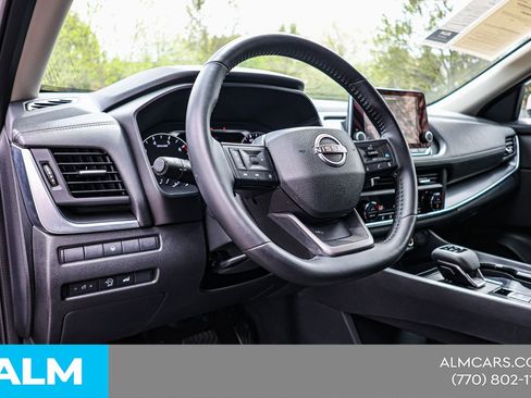 Used 2025 Nissan Rogue SV image 22