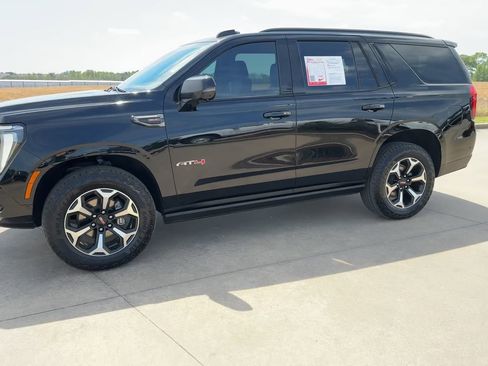 Used 2025 GMC Yukon AT4 w/ AT4 Premium Package image 5