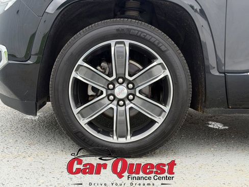 Used 2019 GMC Acadia Denali w/ Technology Package AWD/4WD image 23