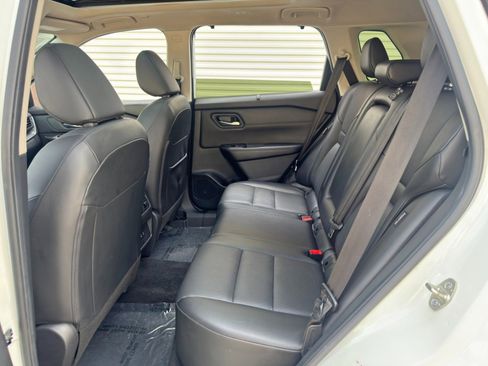 Used 2024 Nissan Rogue SV w/ SV Premium Package FWD image 36