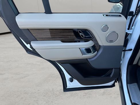 Used 2018 Land Rover Range Rover HSE image 27