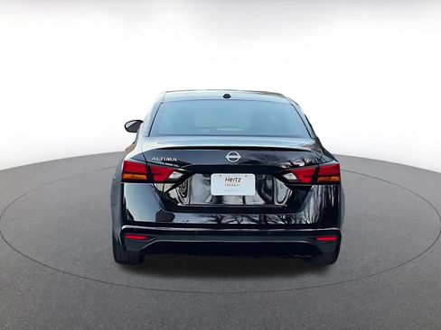 Used 2025 Nissan Altima 2.5 SV image 12