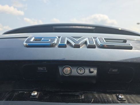 Used 2023 GMC Yukon Denali Ultimate AWD/4WD image 16