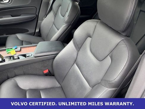 Certified 2023 Volvo XC60 B5 Plus AWD/4WD image 28