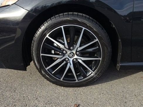 Used 2024 Toyota Camry SE image 15