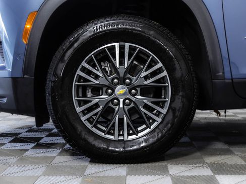 Used 2024 Chevrolet Traverse LT w/ Enhanced Driving Package AWD/4WD image 49