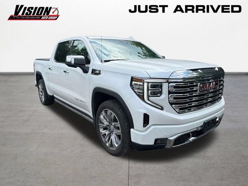Used 2023 GMC Sierra 1500 Denali w/ Denali Reserve Package AWD/4WD image 3