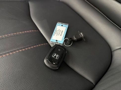 Used 2025 Honda Pilot TrailSport image 35