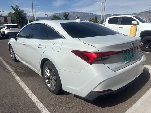 Used 2022 Toyota Avalon XLE FWD image 5