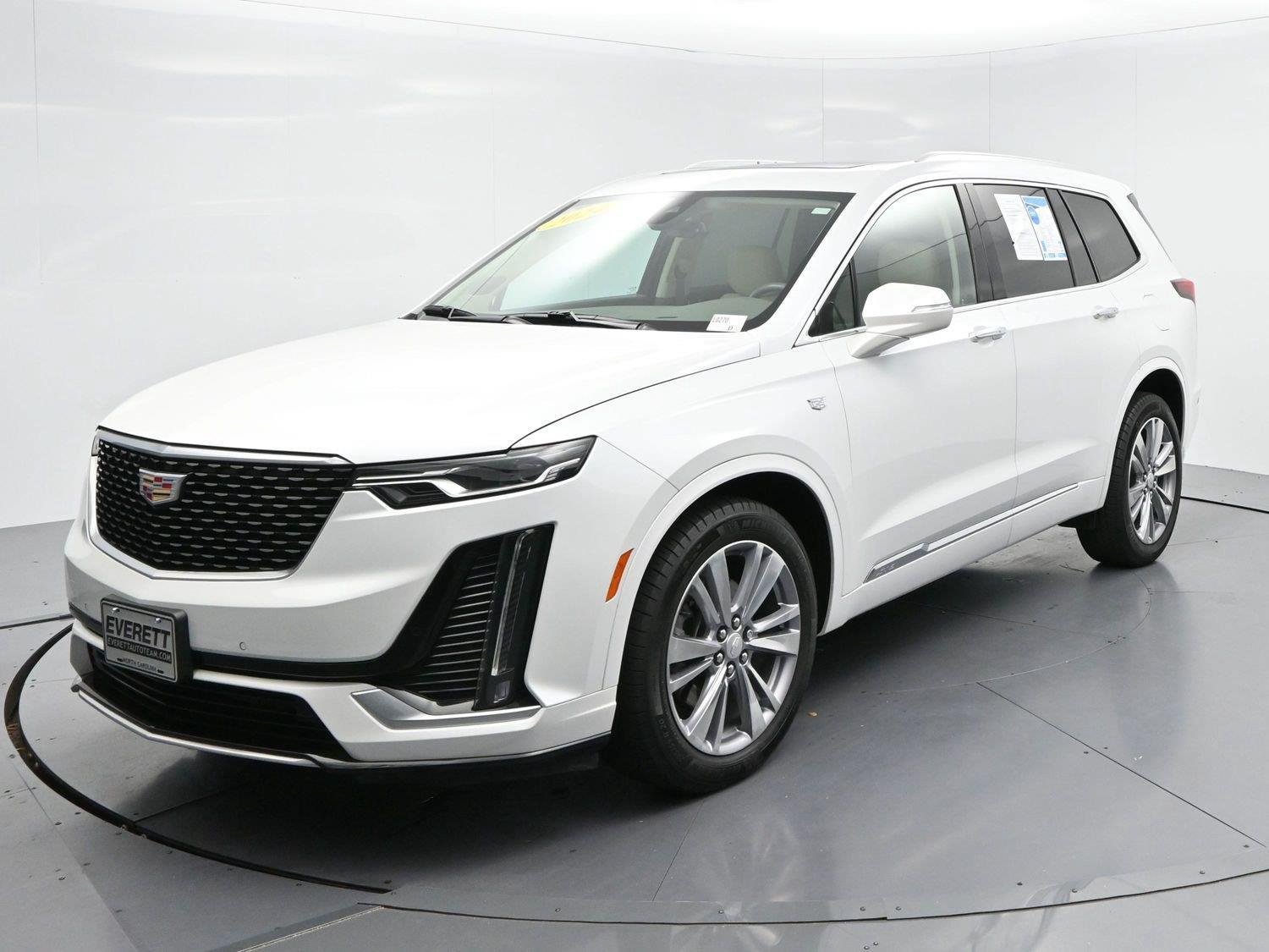 Certified 2024 Cadillac XT6 Premium Luxury AWD/4WD image 3