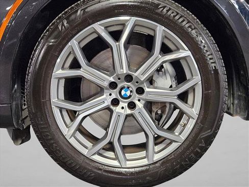 Used 2021 BMW X7 xDrive40i w/ Premium Package AWD/4WD image 23
